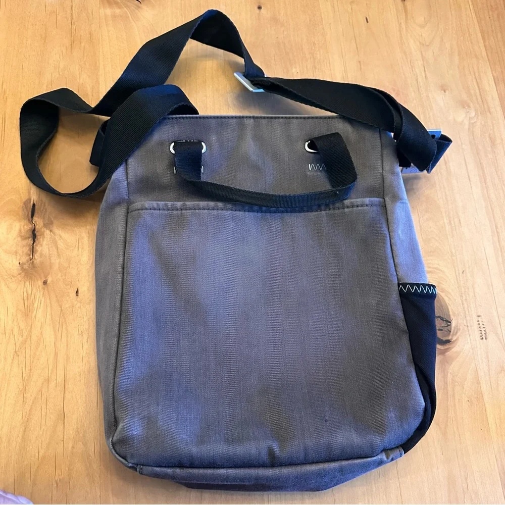 Sherpani Travel Gray Multi Pocket Crossbody Bag